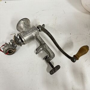 Vintage Universal No.1 Meat Grinder & Food Chopper LF&C New Britain Conn USA HNB